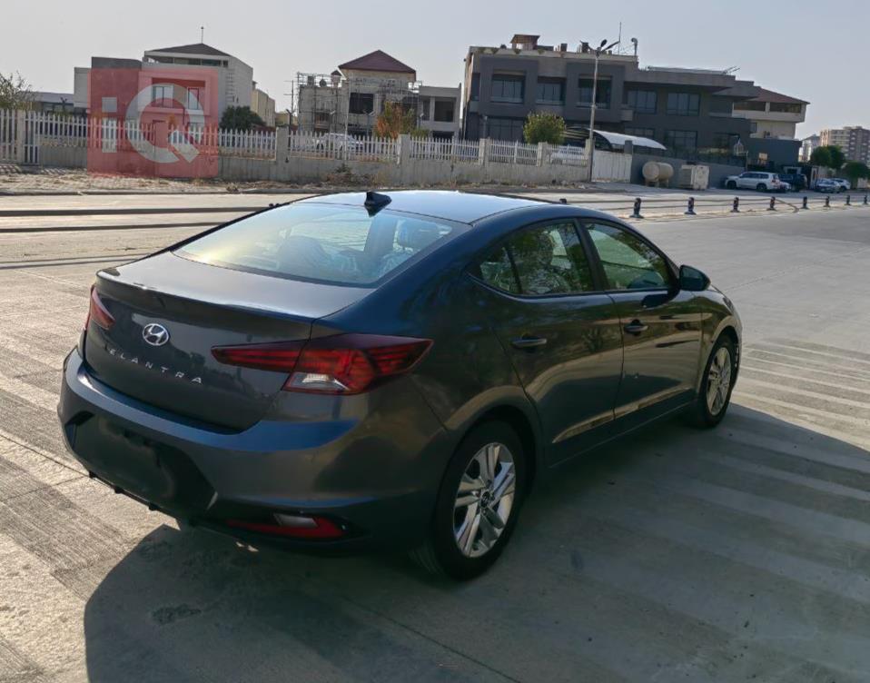 هیوندای ئەلەنترا